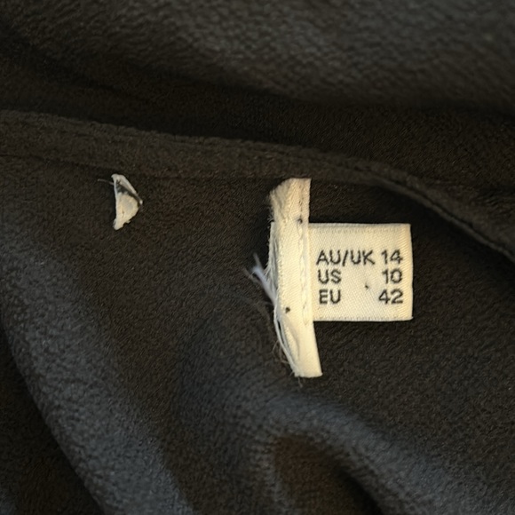 Princess Polly Ragnar Black Tie Front Cutout V Neck Romper - Picture 11 of 12